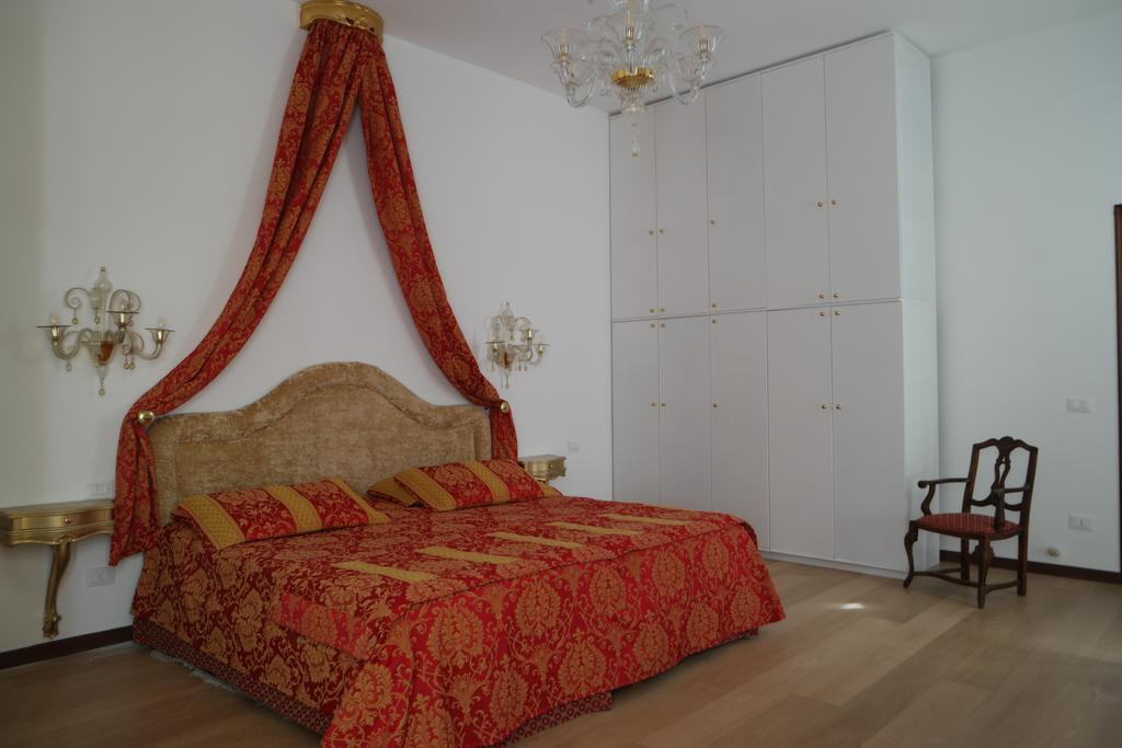 Savoia E Jolanda Venezia